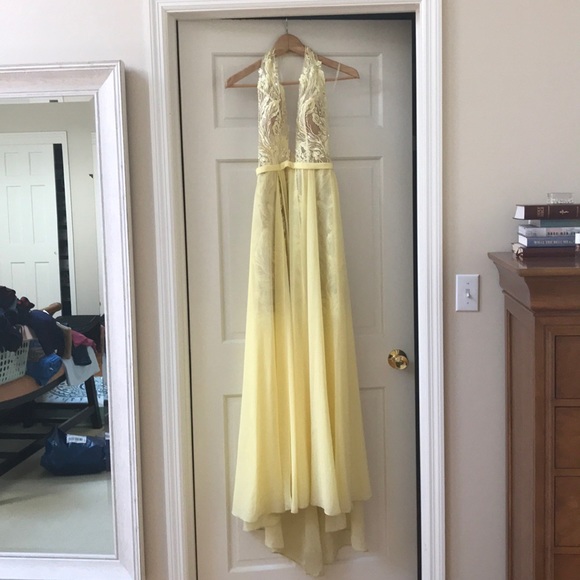 ✨Boutique Gown✨ - Picture 4 of 8